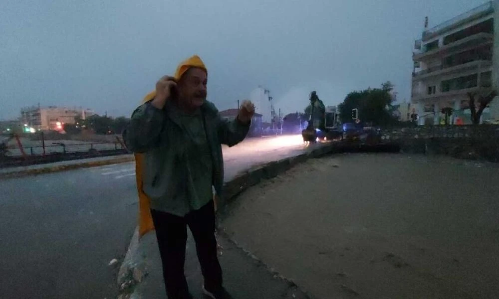 Μπέος: «Τι καλημέρα ρε παιδιά μας δουλεύετε; Κινδύνευσαν ζωές, εμένα ήρθε φορτωτής και με πήρε, παραλίγο να με παρασύρει» (Βίντεο)